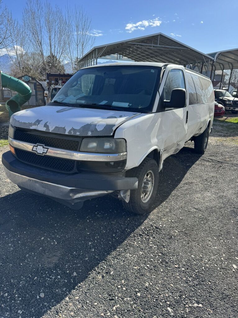 2005 Chevy Express 3500