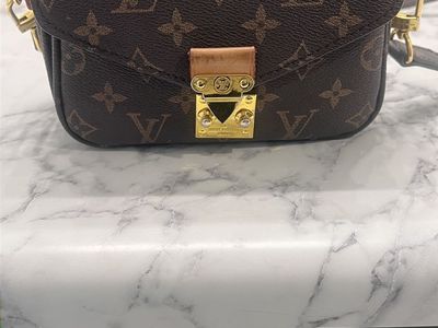 Louis Vuitton Crossbody