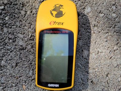 Garmin eTrex 12 Channel GPS Handheld Unit - Yellow, Outdoor Navigation