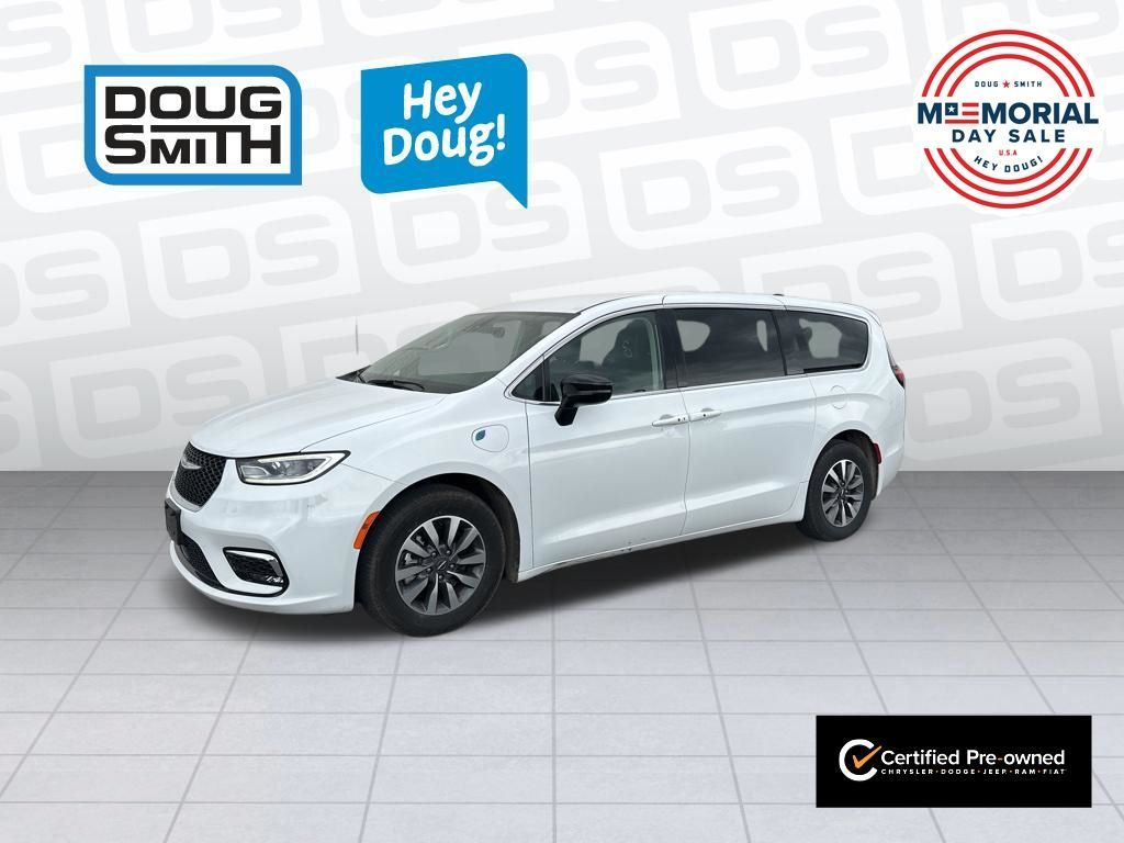 2024 Chrysler Pacifica Plug-In Hybrid Select