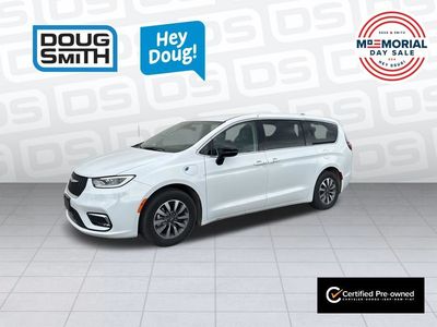 2024 Chrysler Pacifica Plug-In Hybrid Select