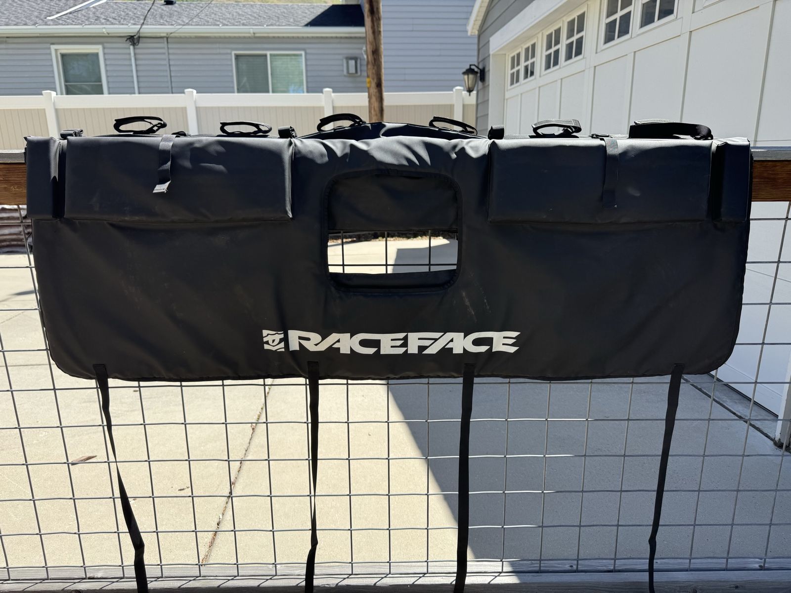 Race Face T2 Tailgate Pad (Full Size)