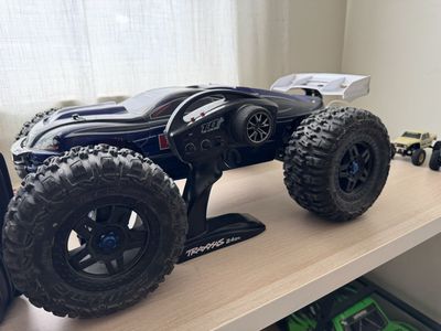 Brushless e revo