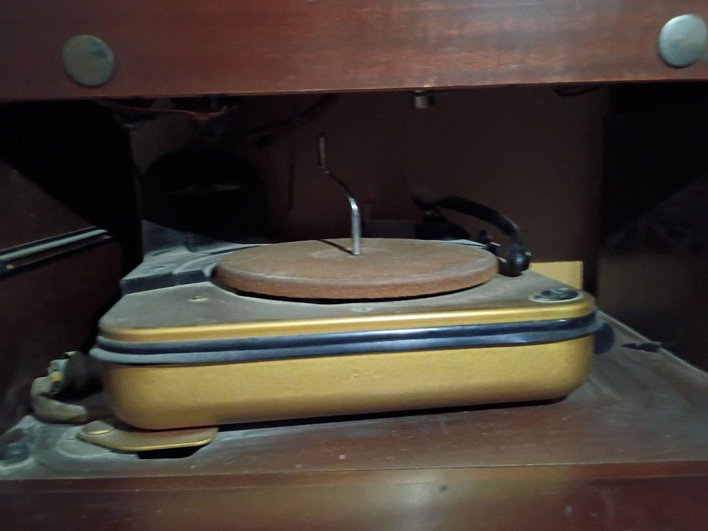 Zenith Vintage Tube Radio & Record Player Console - All-in-One Wooden Cabinet