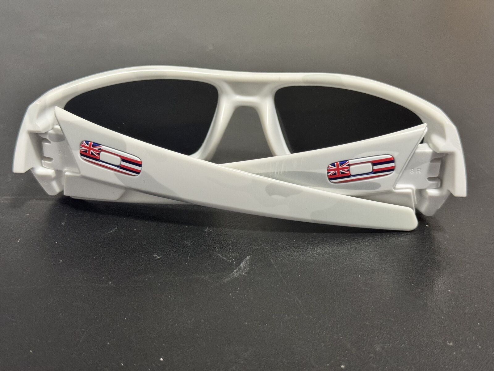 Oakley Men’s Gascan Multicam Alpine sunglasses Super Rare (Hawaii Logo)