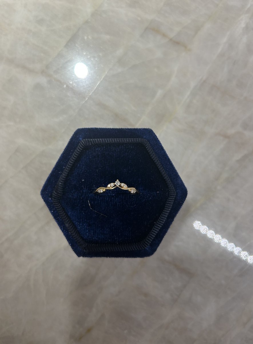 10k Gold Diamond Twist Ring