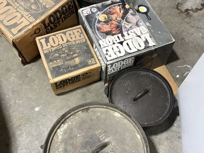 Dutch ovens multiple sizes. Will separate.
