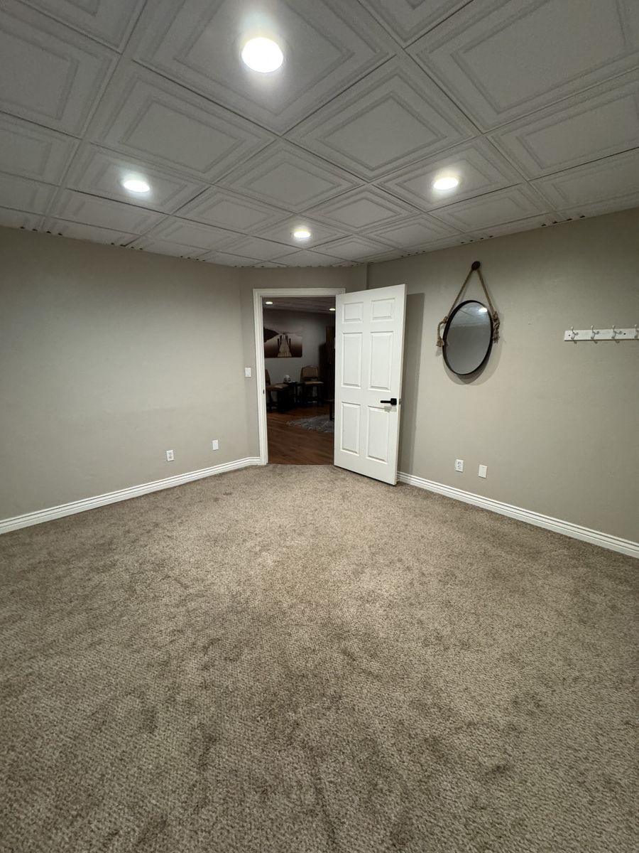 Main image 4