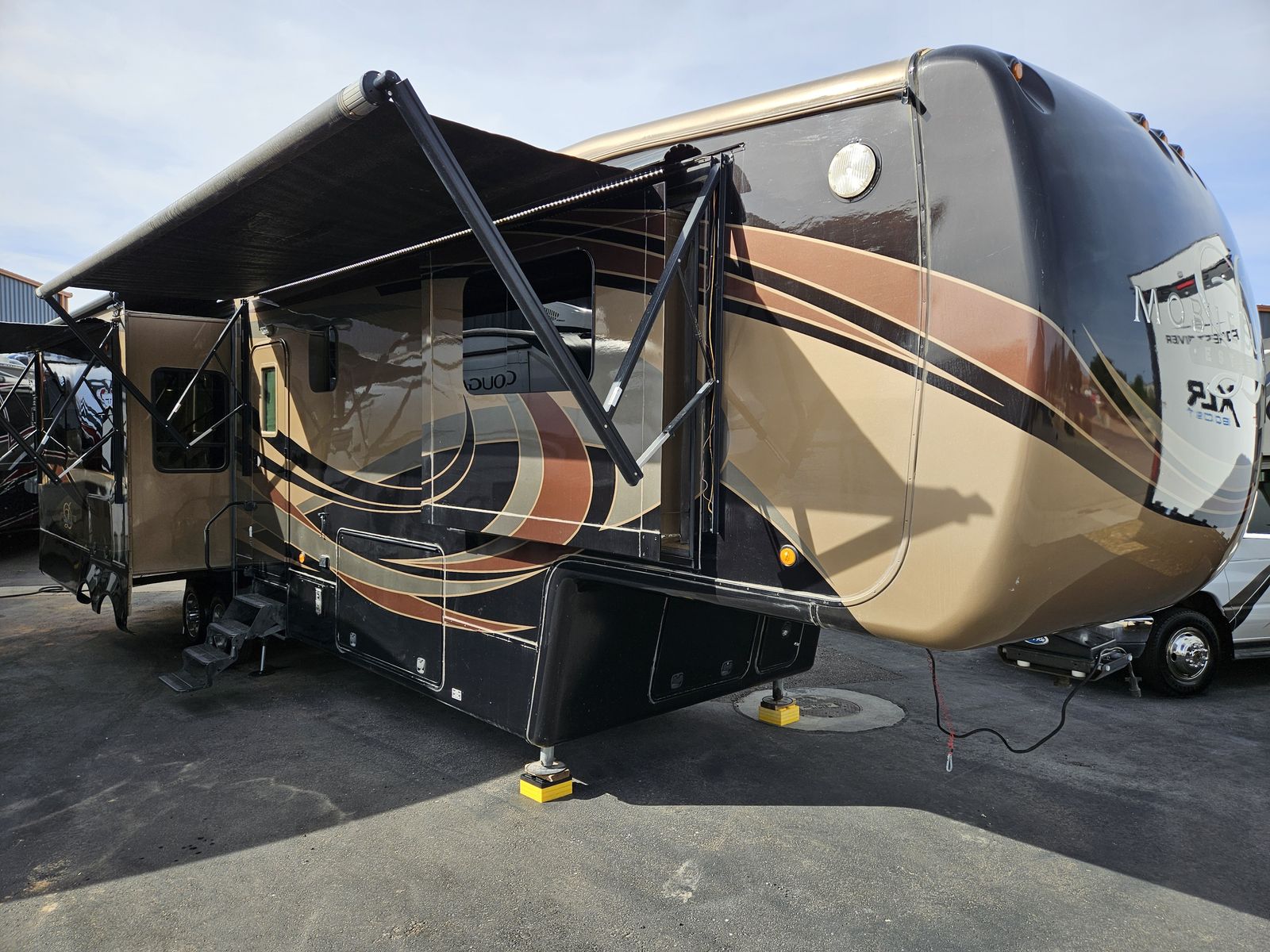 2015 DRV Elite Suites 39RESB3 Luxury Fifth Wheel! Save HUGE $$$! Mechanic Inspected! 