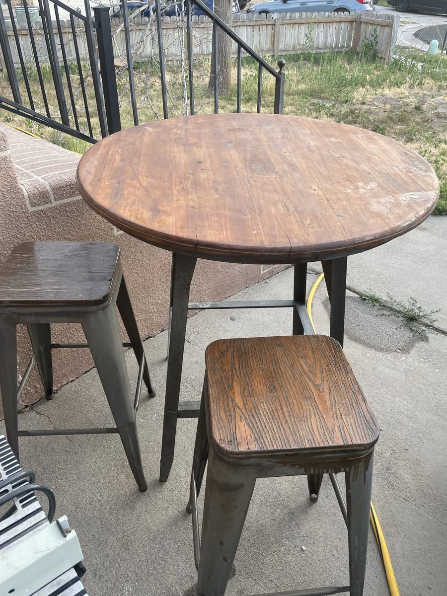 Bar Table and stools