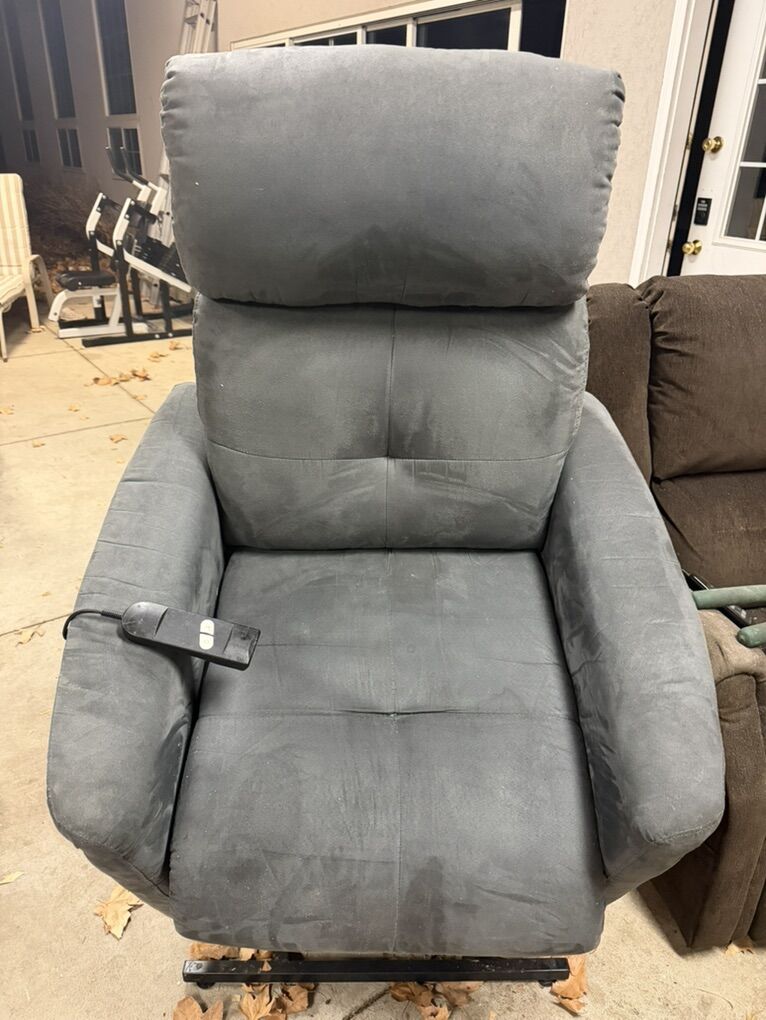 Like New Reclining lift Chair