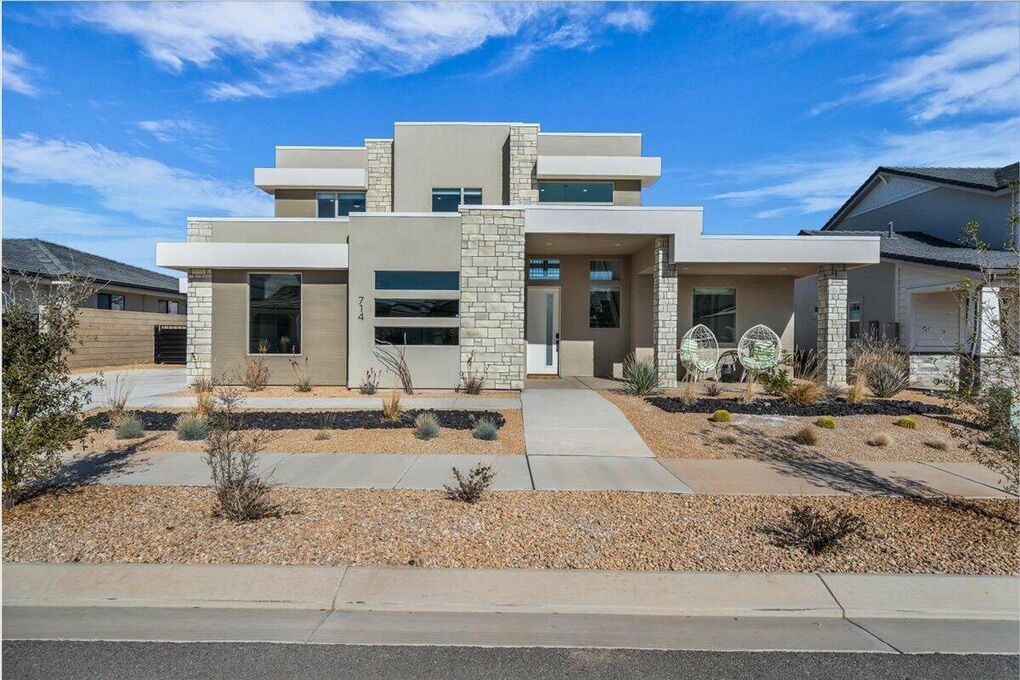 Like New Home In Desert Color