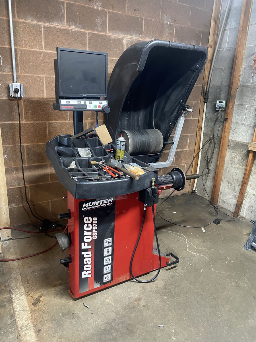 Hunter Road Force Balancer And Mounting Machine