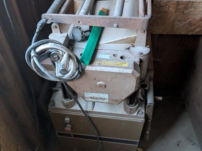 FREEHeavy-Duty Woodworking Planer - Industrial Machine for Sale