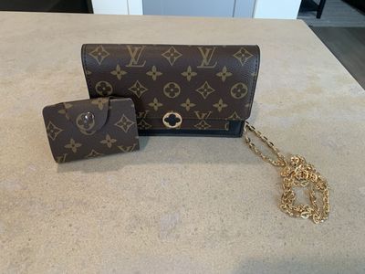 LV Chain hand bag with card holder