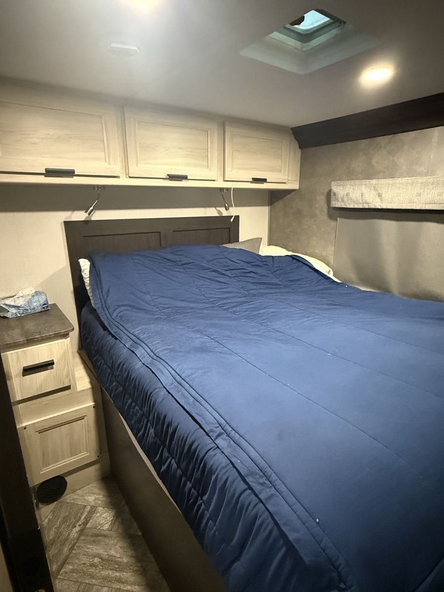 Main image 6