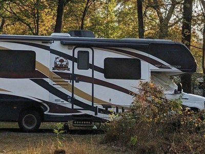 2015 Fleetwood Jamboree Sport 31D Class C RV