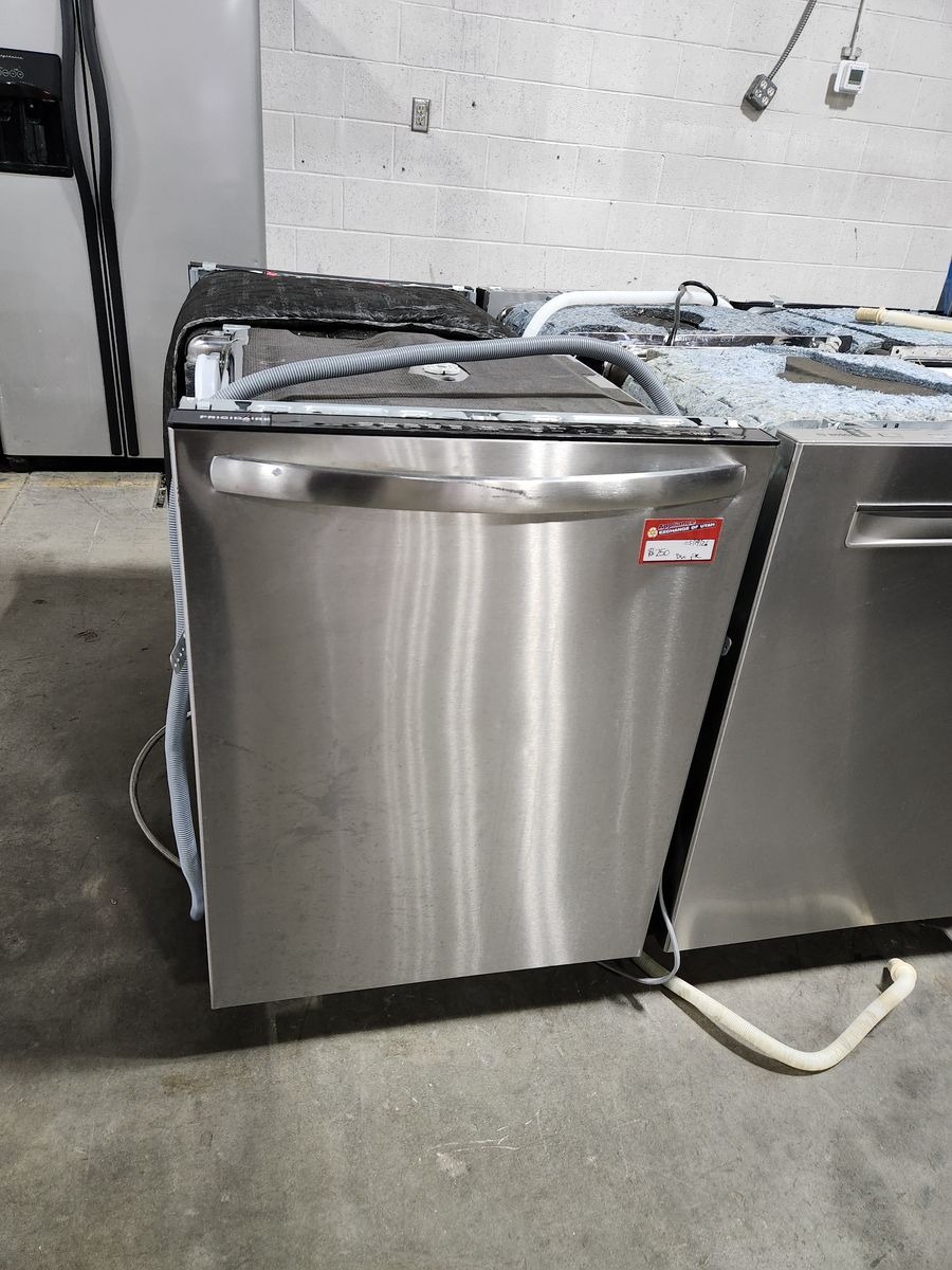 BEAUTIFUL FRIGIDAIRE STAINLESS STEEL DISHWASHER! W-WARRANTY