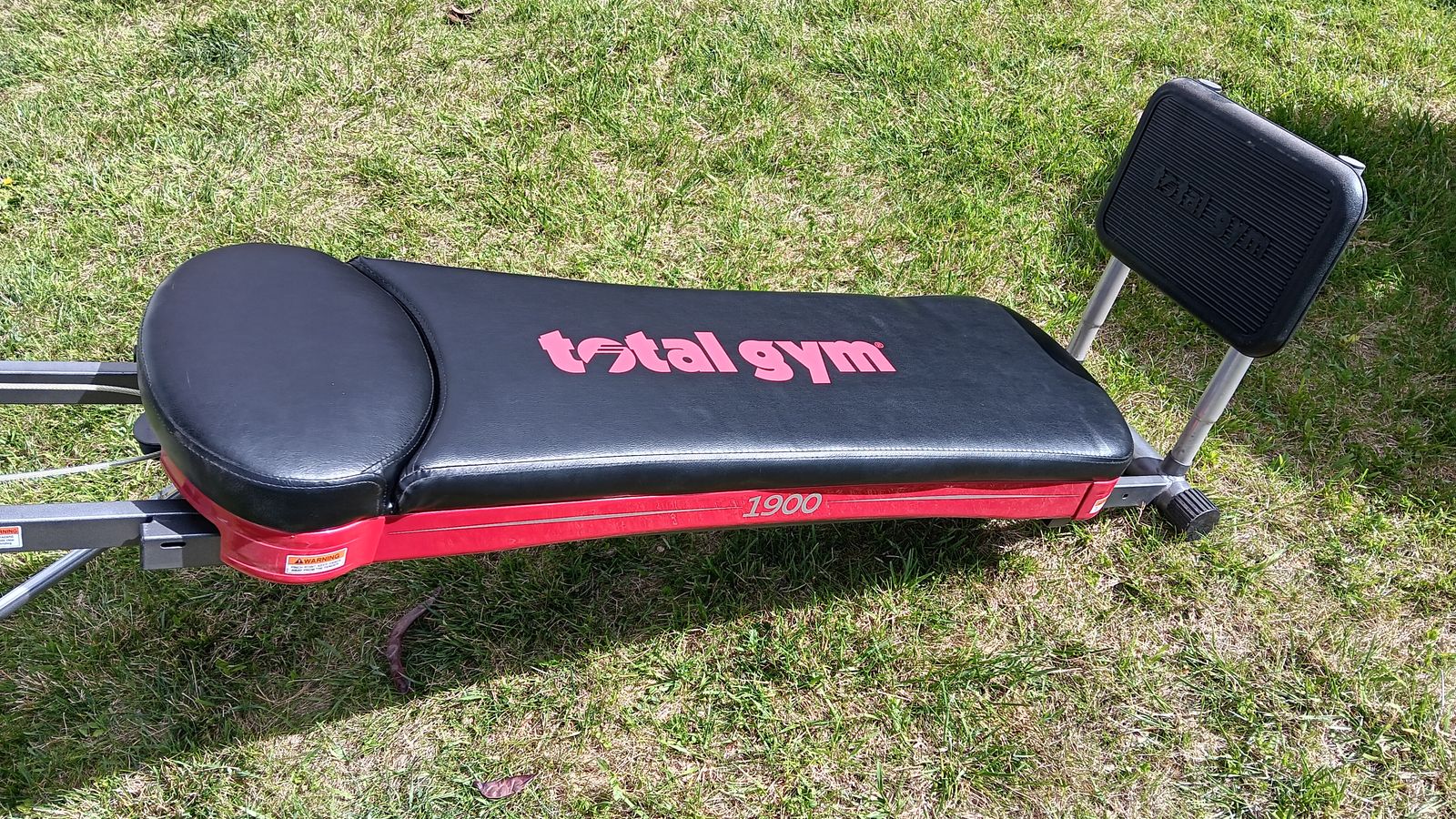 Total Gym 1900 Home Exercise Machine Used Mayby Twice. 350 lb weight capacity