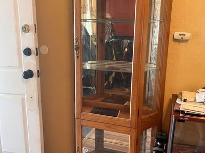 Display hutch