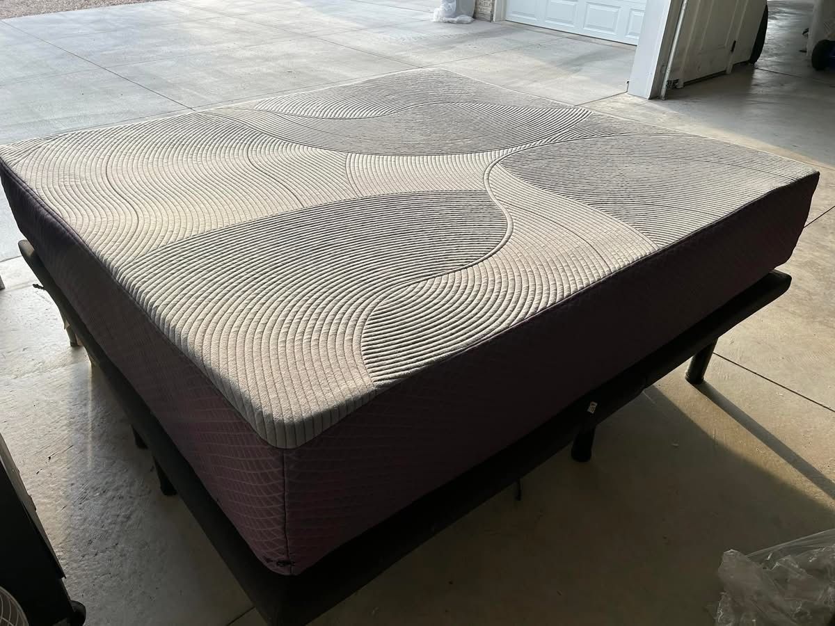 Purple Restore Plus Soft King Mattress, Basically New- Delivery Available