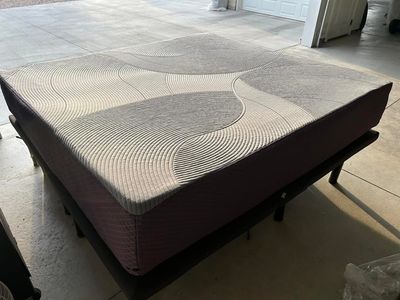 Purple Restore Plus Soft King Mattress, Basically New- Delivery Available