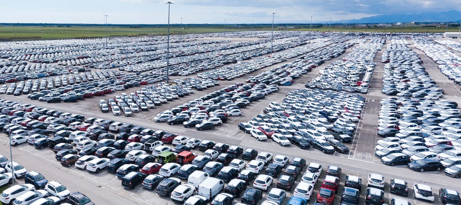 BUSINESS OPPORTUNITY – CAR LOT / AUTO SALES / VEHICLE STORAGE SPACE  $75/Month – PRIME HIGHWAY LOCATION with HUGE POTENTIAL!