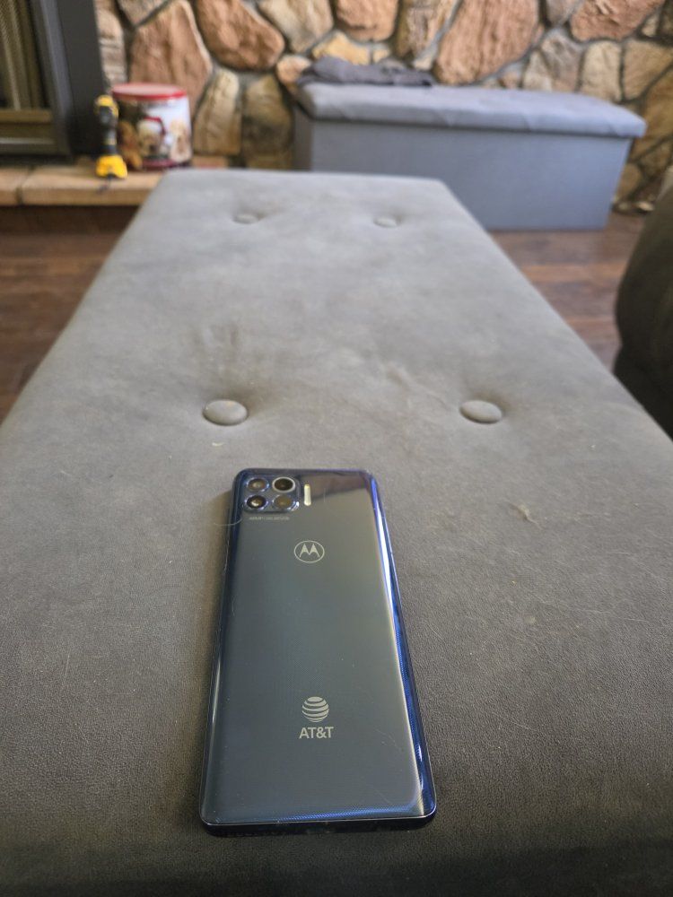 Motorola Moto One 5G and Motorola One 5G stylus AT&T Smartphone - Excellent Condition