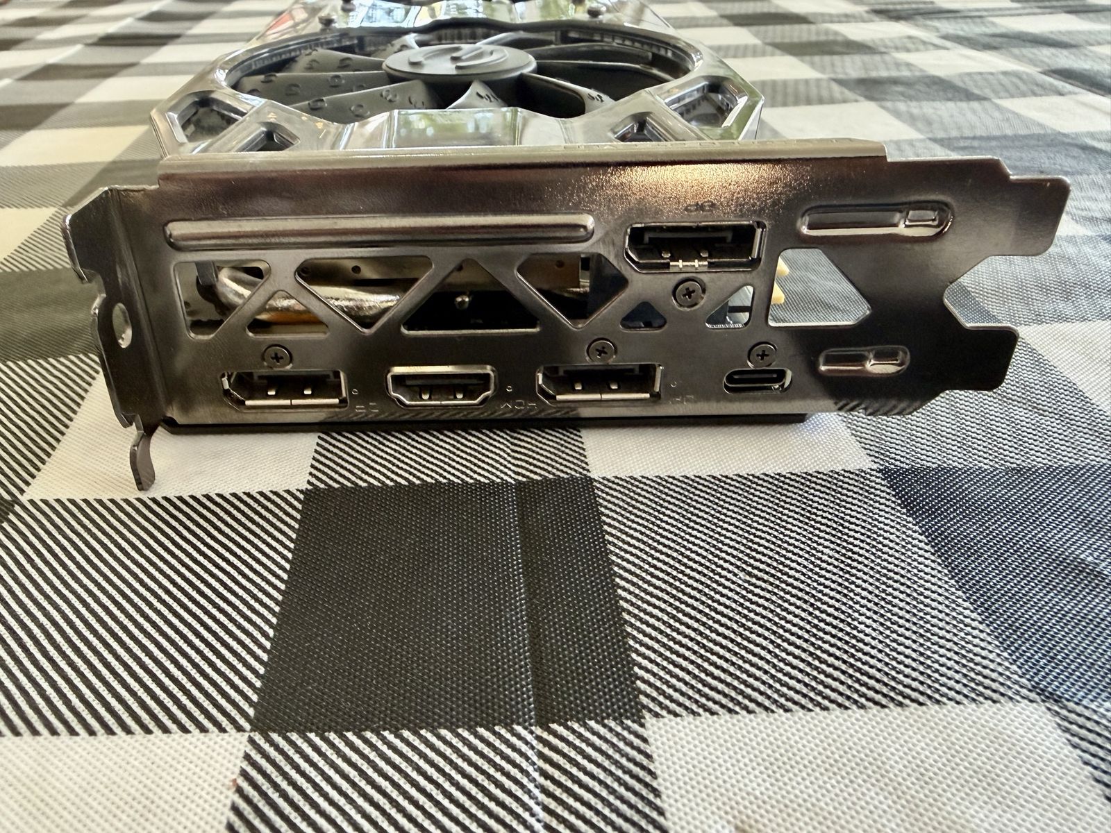 Main image 4