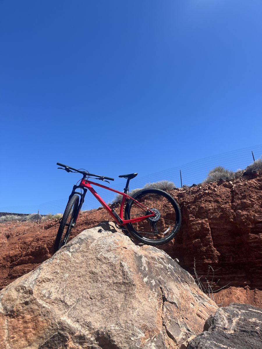 Carbon Scott Scale medium mountain bike, light and fast!