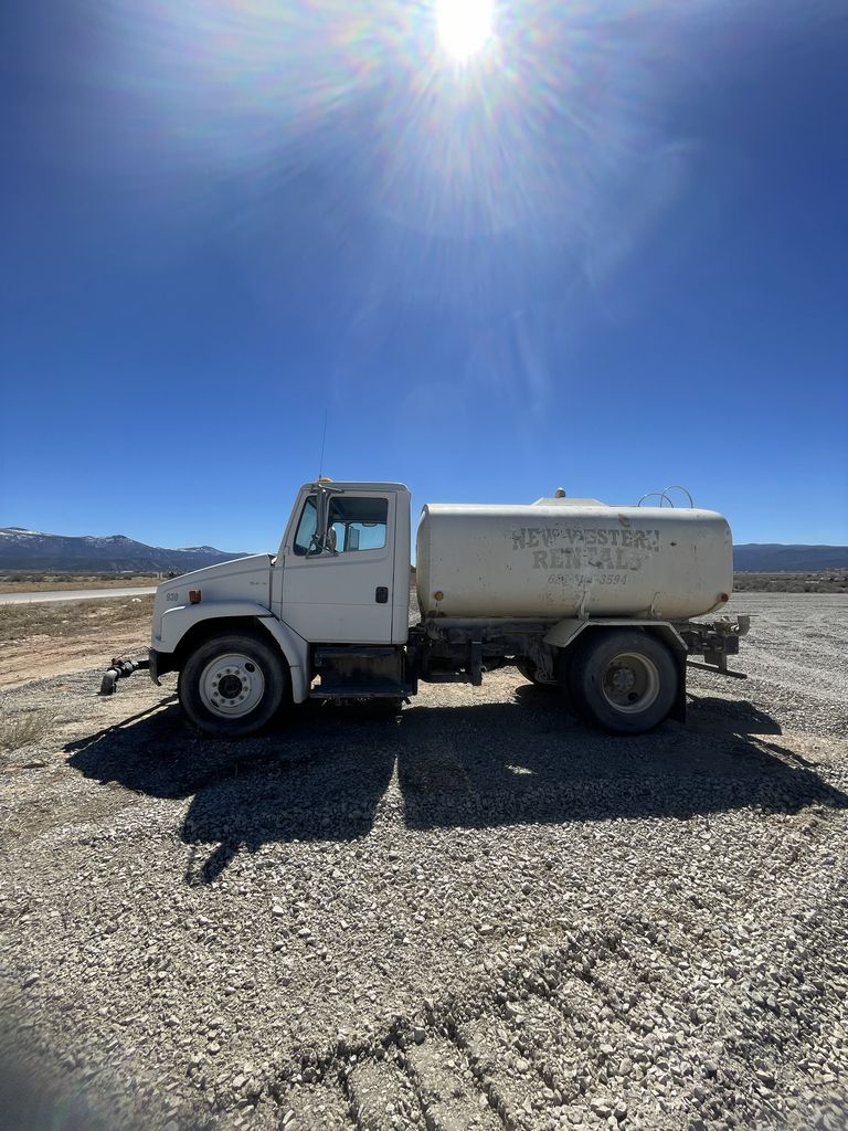2001 Freightliner FL70 Water Truck Single Axel 2000 Gallon # 4769
