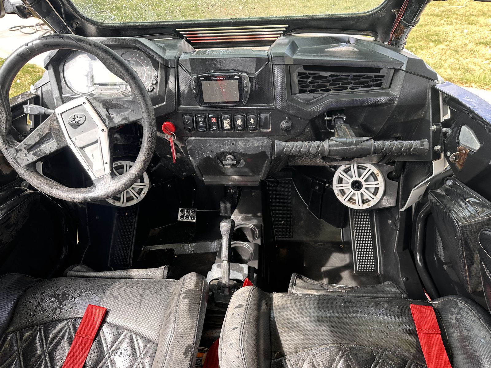 Main image 10