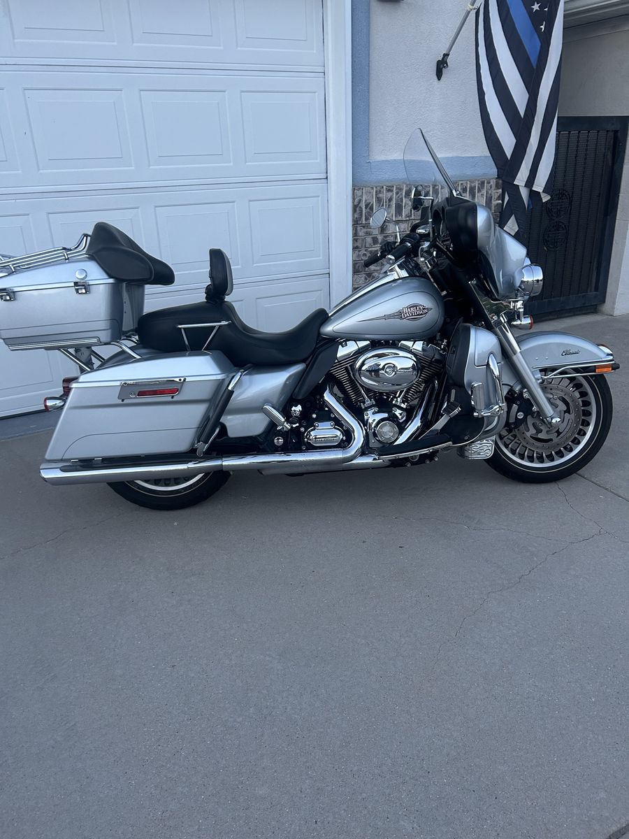 2010 Harley-Davidson FLHTC Electra Glide
