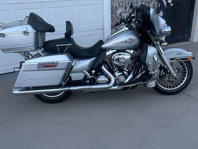 2010 Harley-Davidson FLHTC Electra Glide