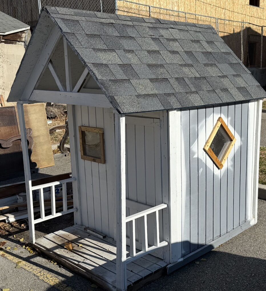 Outdoor Playhouse/Fort