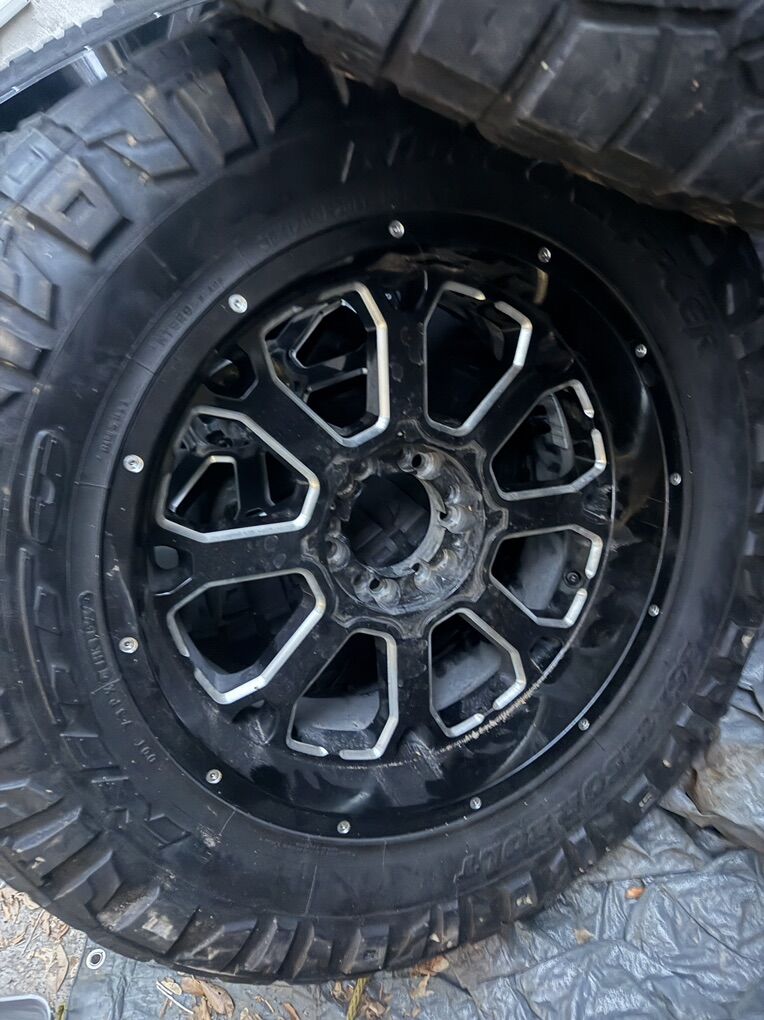 20x10 Xd Wheels Dual Drilled 6x5, 6x135 On 35s