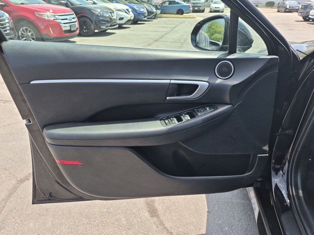Main image 12