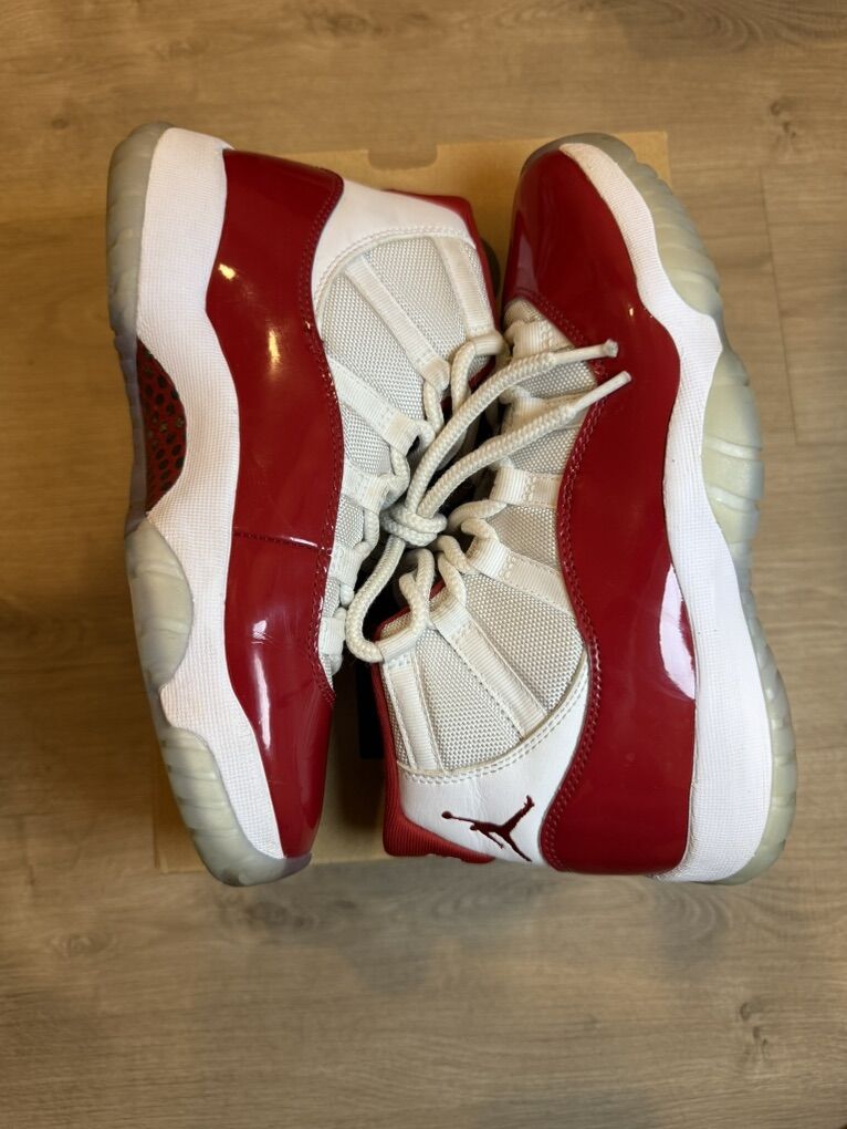 JORDAN 11 RETRO