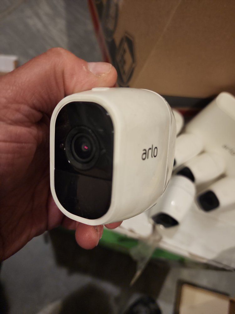 Arlo Pro 2 Wireless HD Security Camera System - 6 Cameras, Base Station & Charger