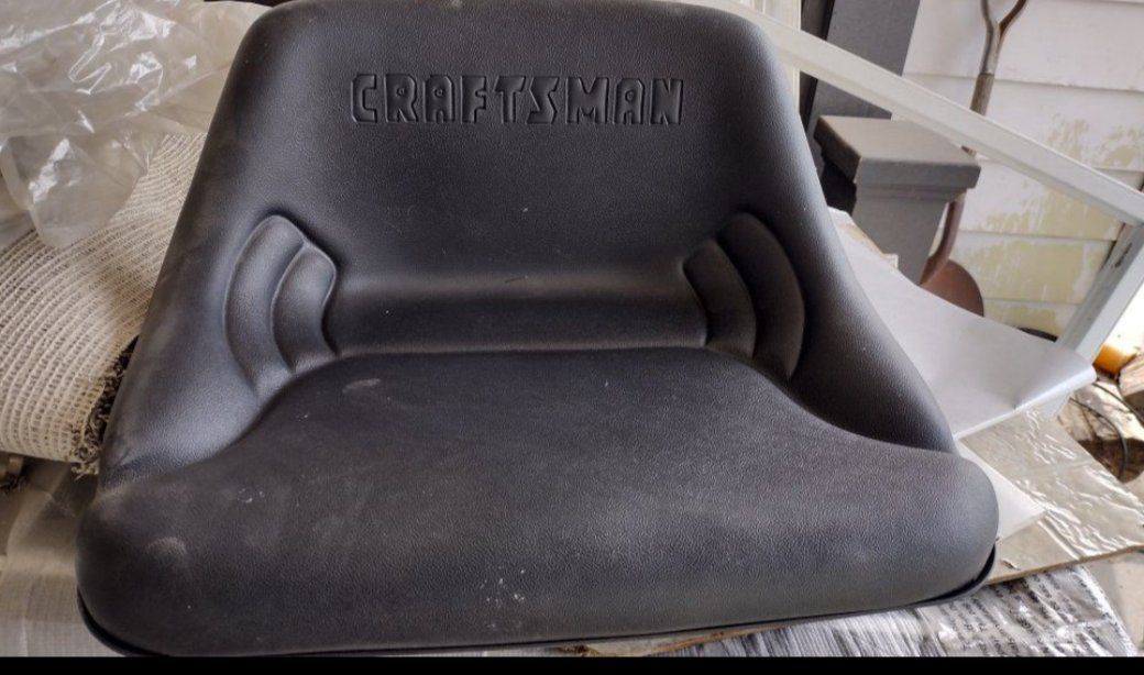 Original Craftsman riding mower tractor LT seat 
N