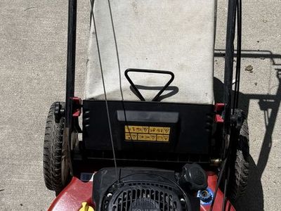 Toro Recycler 22" Self-Propelled Walk-Behind Lawn Mower 6.75 ft-lb 149cc Kohler Engine