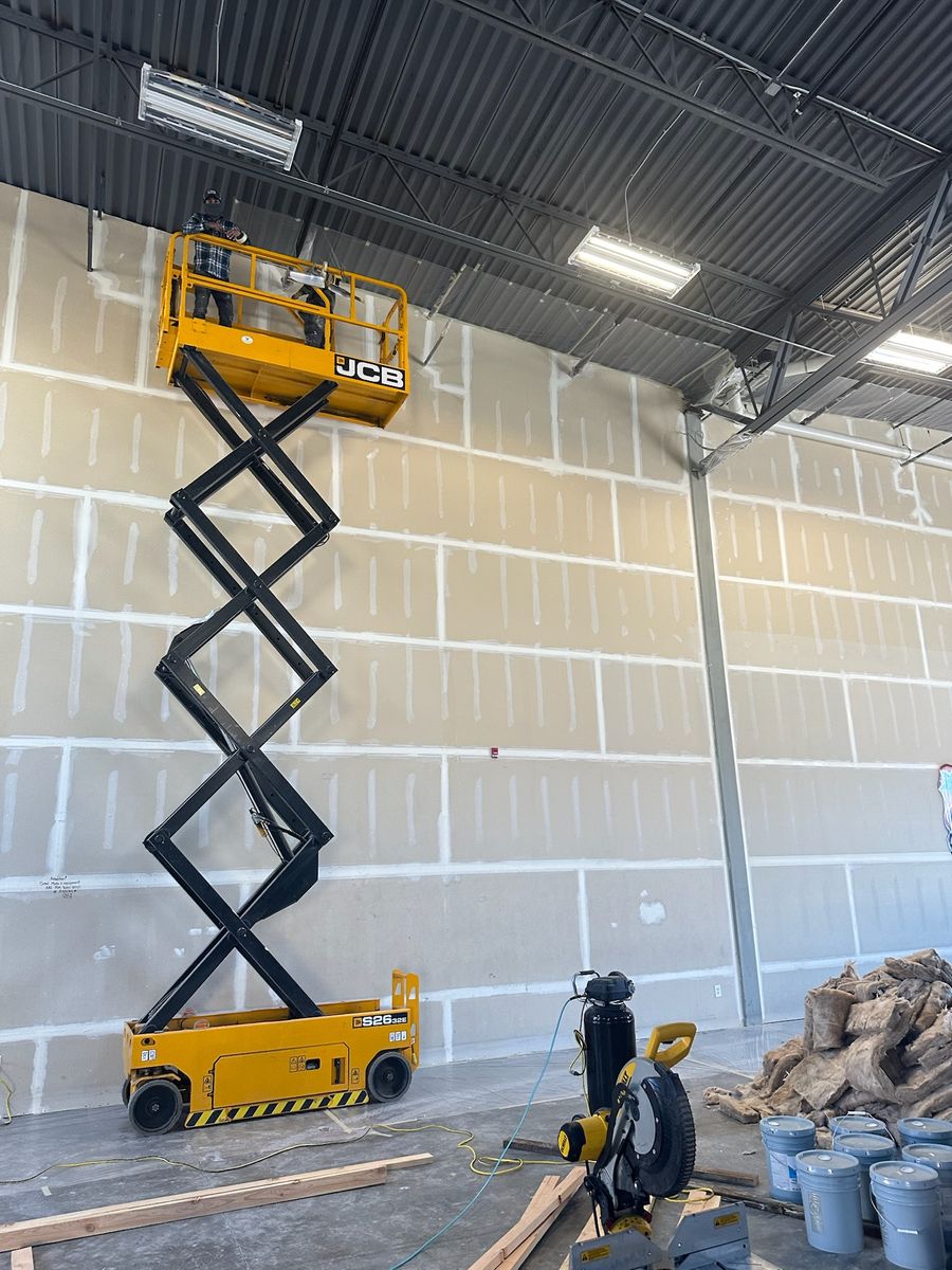 SCISSOR LIFT 19 - 26 - 32FT.     RENTAL