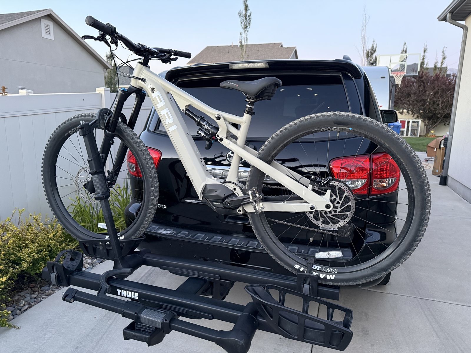 Thule T2 pro XTR Bike Rack (extension available)
