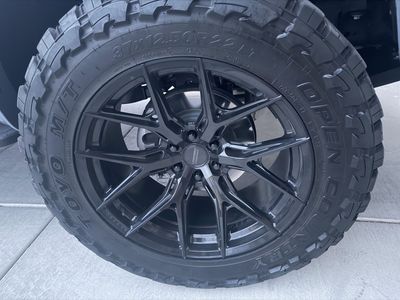 37x12x22 Inch Vossen On 37inch Toyo MT