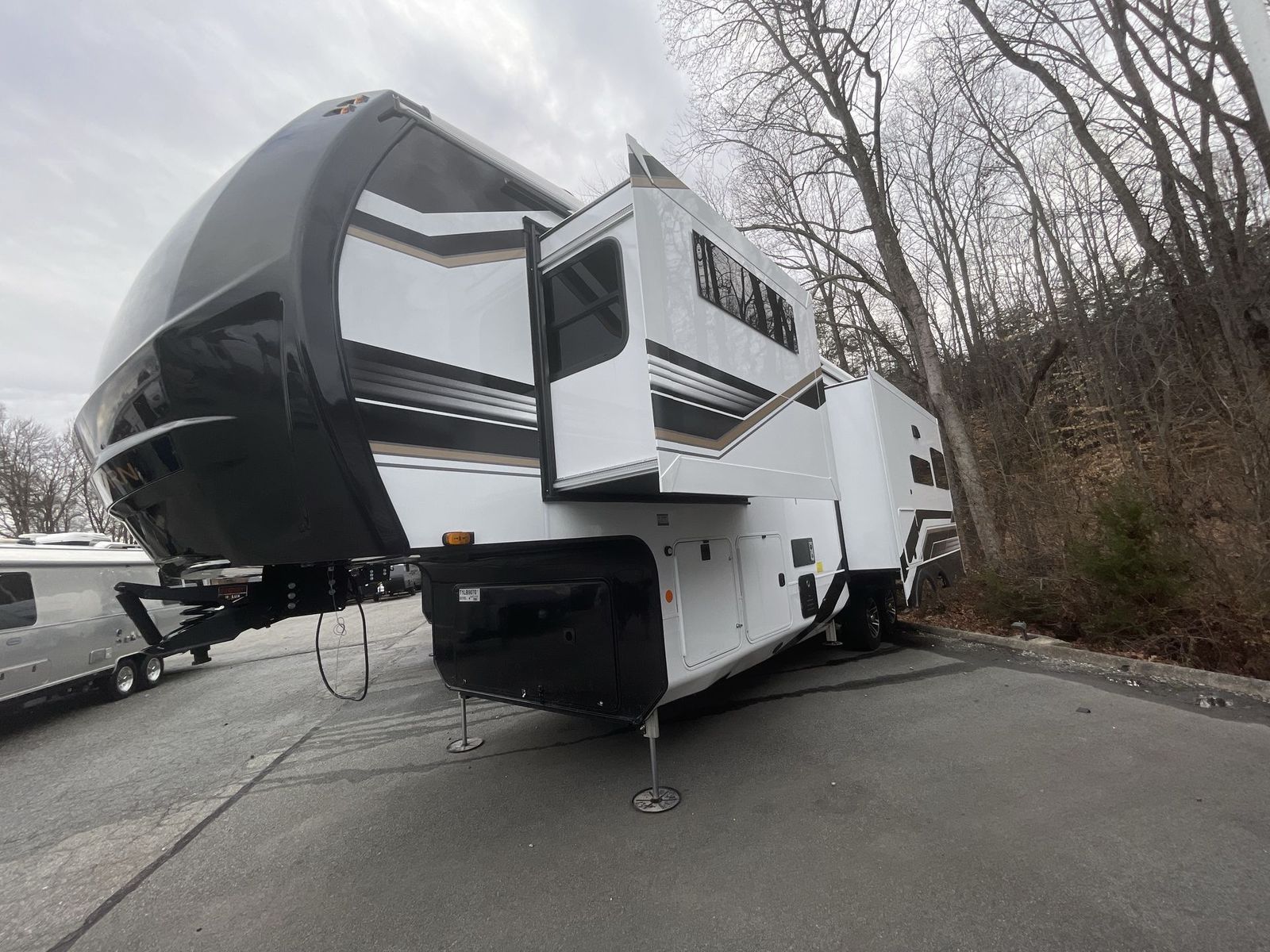 New 2026 Heartland Bighorn 31RL