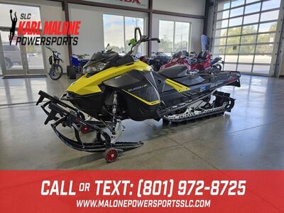 2017 Ski-Doo Summit® SP Manual Starter ROTAX® 850