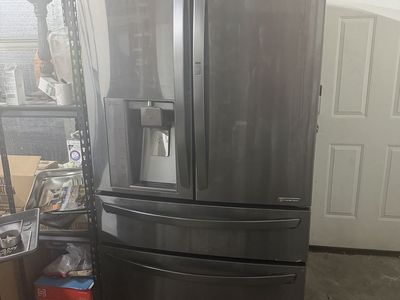 Oh side by side refrigerator (needs repair or just selling for parts)