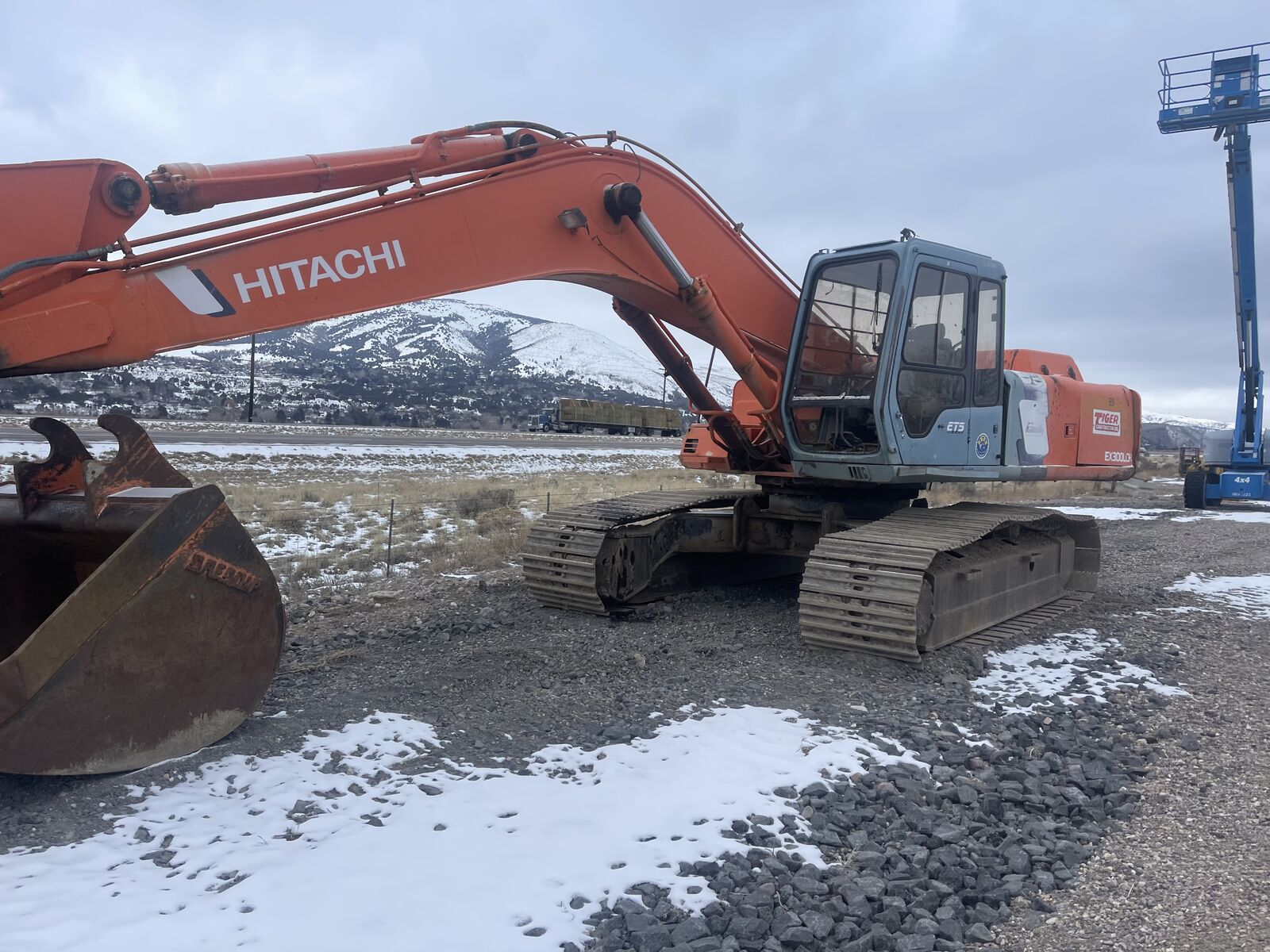 HITACHI EX300 LCH-3