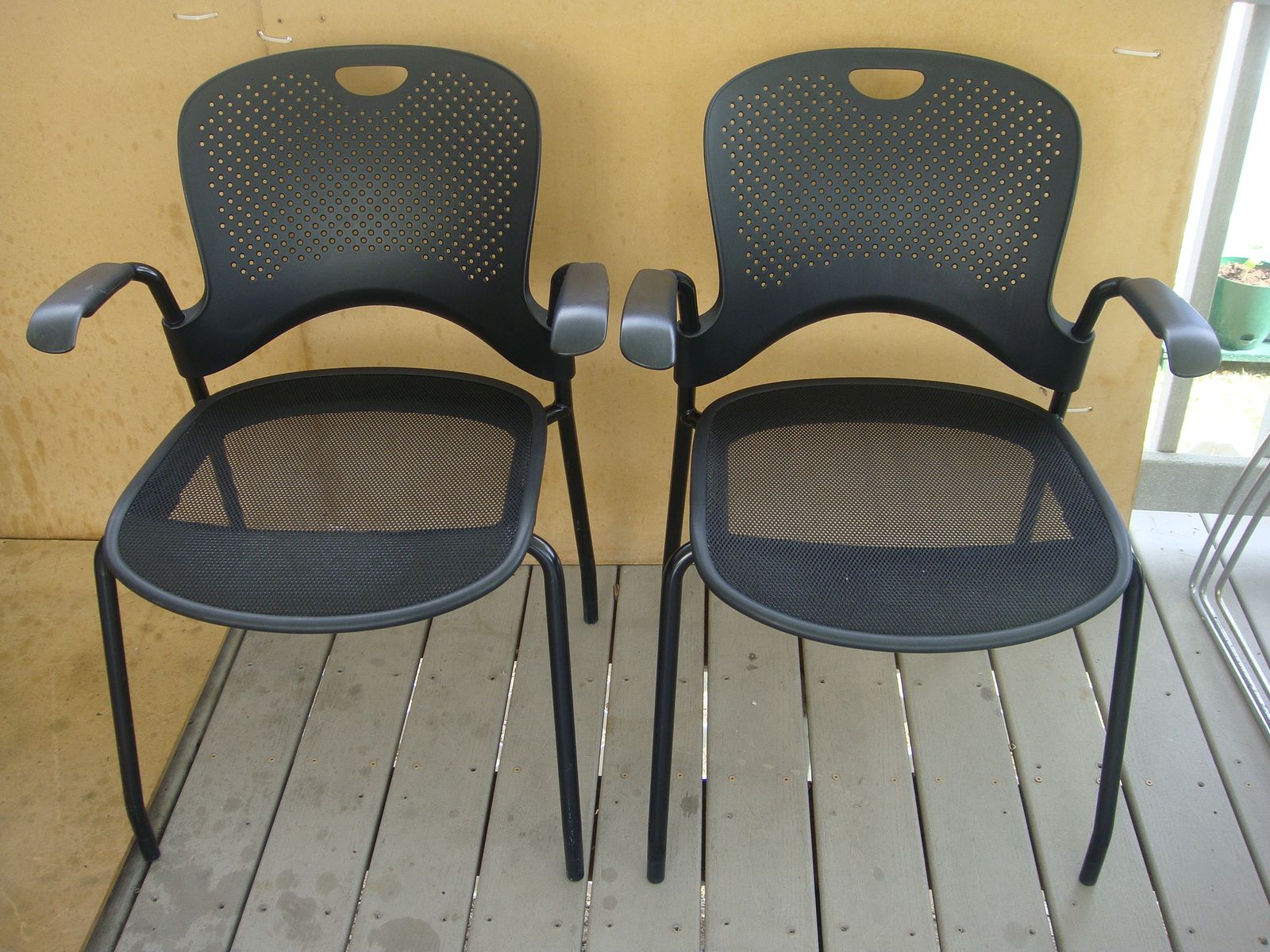 Herman miller caper stacking chairs. - Set of 2