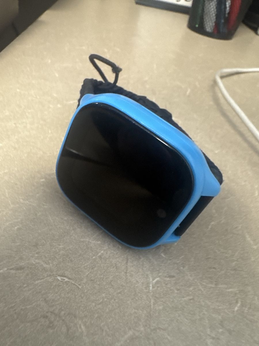 Blue Gizmo Watch with Charger 3